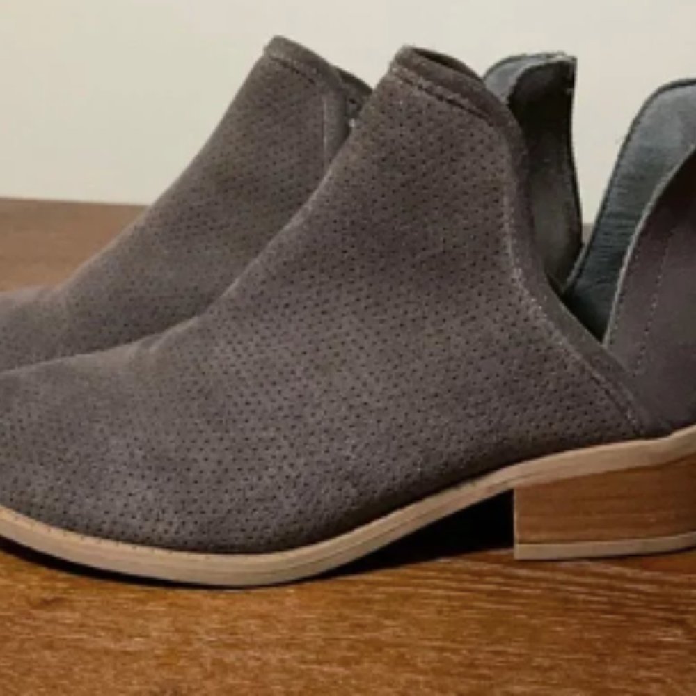 Steve Madden Laramie cut out suede leather ankle boots booties
